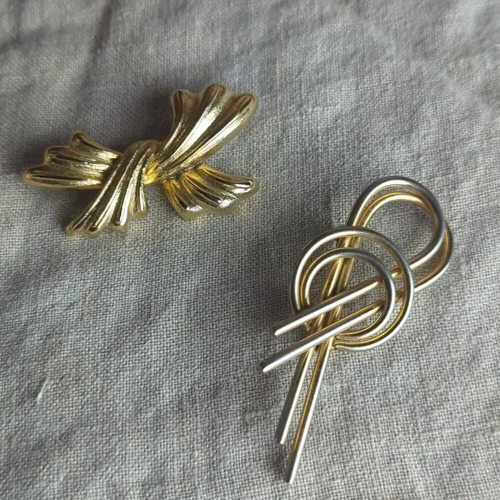 Vintage Signed Brooch Set – Gerry & Sarah Coventry Gold Tone Costume Jewelry - Picture 1 of 8
